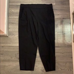 Worthington Ruffle Pocket Crop Pant